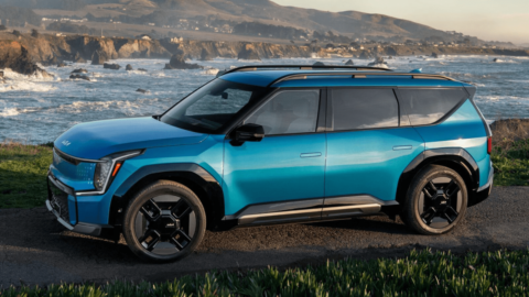 2025 Kia Carens
